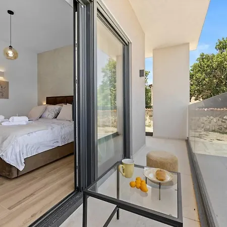 Chiara, Neubau-ferienhaus Pula-sisan *