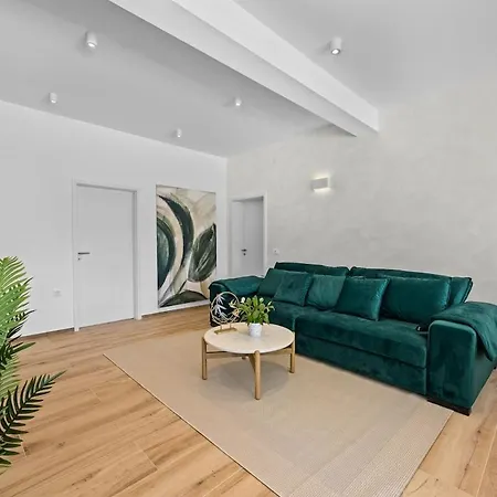 Willa Chiara, Neubau-ferienhaus Pula-sisan Šišan