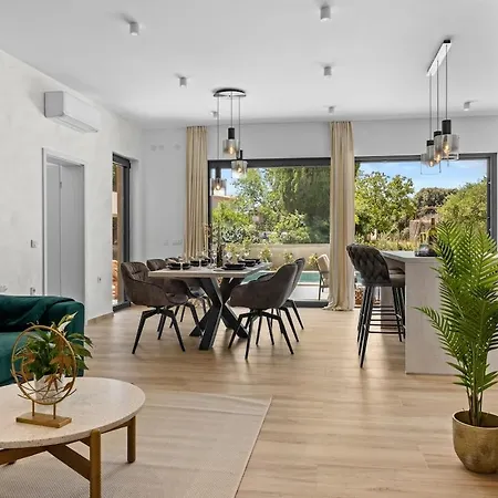 Chiara, Neubau-ferienhaus Pula-sisan Βίλα