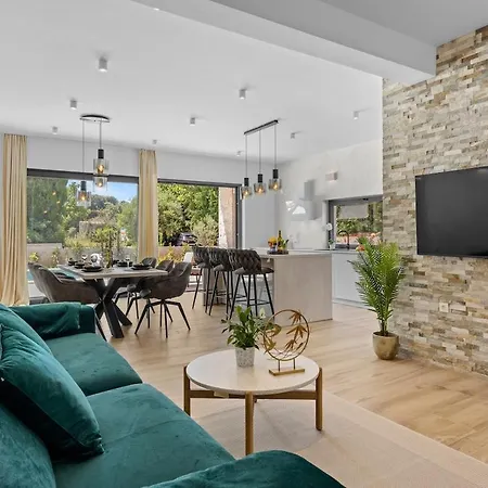 Chiara, Neubau-ferienhaus Pula-sisan * Šišan