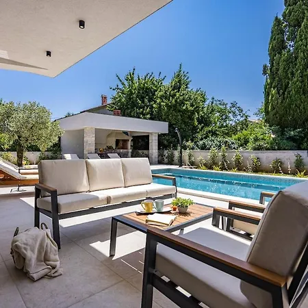 Willa Chiara, Neubau-ferienhaus Pula-sisan Šišan