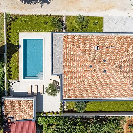 Βίλα Chiara, Neubau-ferienhaus Pula-sisan